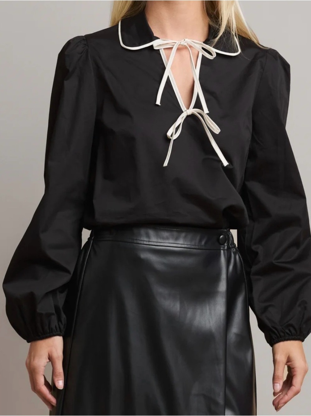 Able Los Angeles Black Blouse with Cream Tie-Detail Size L pre-owned.